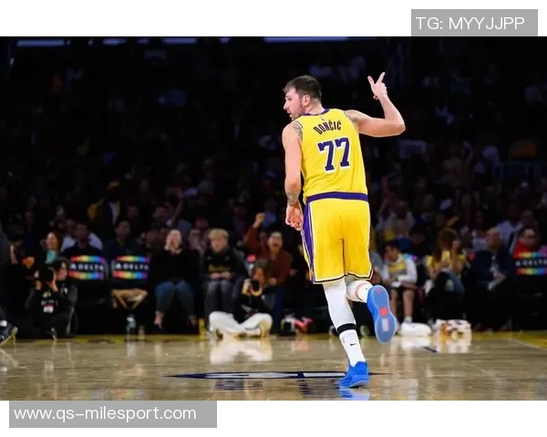 科尔称赞东契奇后撤步投篮技术难以防守的独特之处